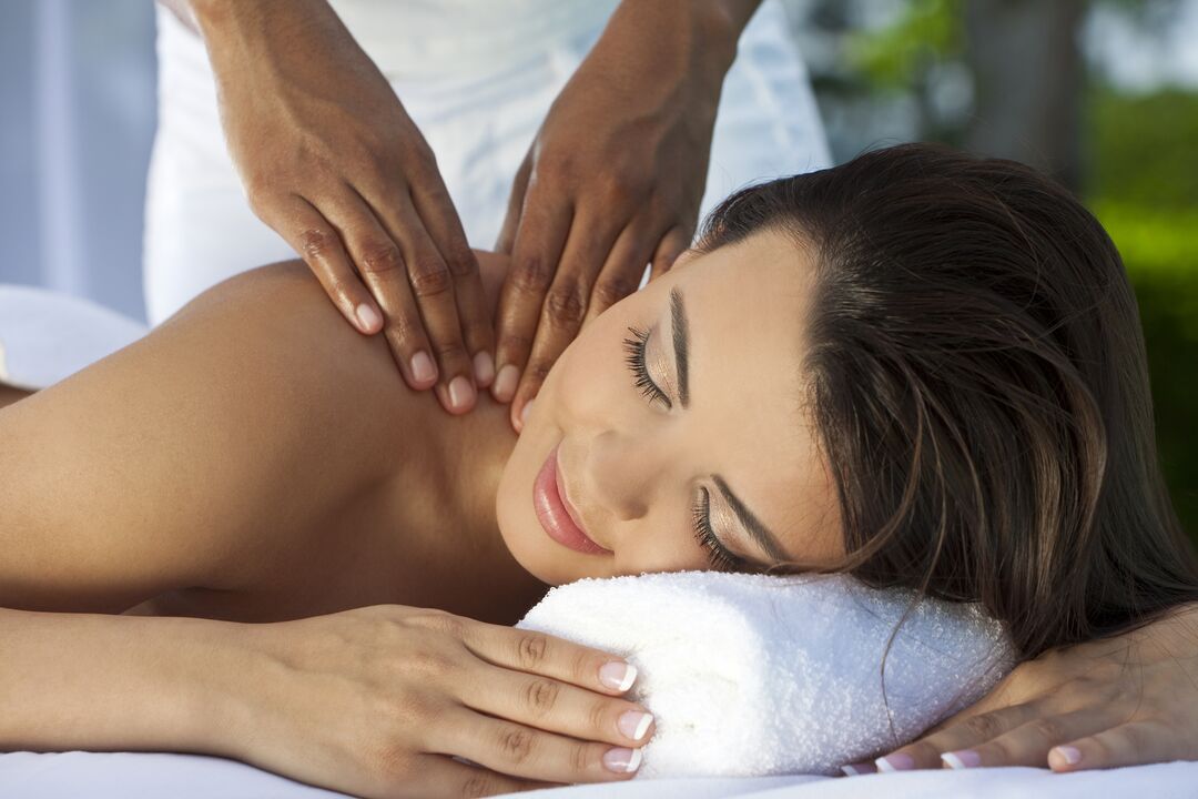 Massage fir effektiv Therapie vun Osteochondrose vun der Gebärmutterkierper